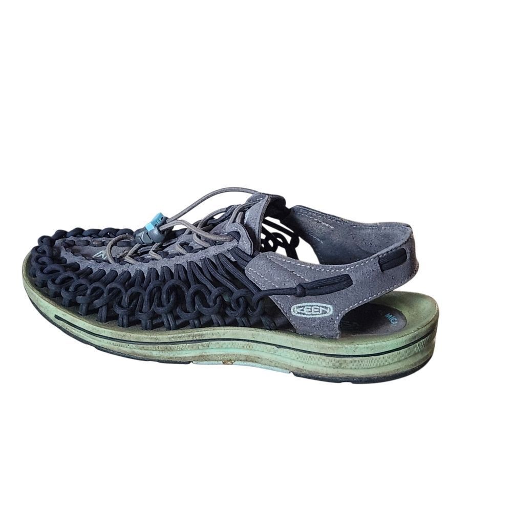 Keen Uneek Sneaker Sandals Womens Size 7.5 Gray Strappy Bungee Cords